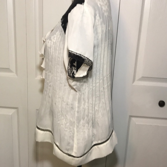 Notations Sheer Blouse - Picture 3 of 7